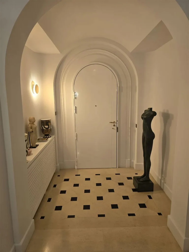 Installation porte blindée certifiée A2P sur mesure Paris par OFIP Serrurerie