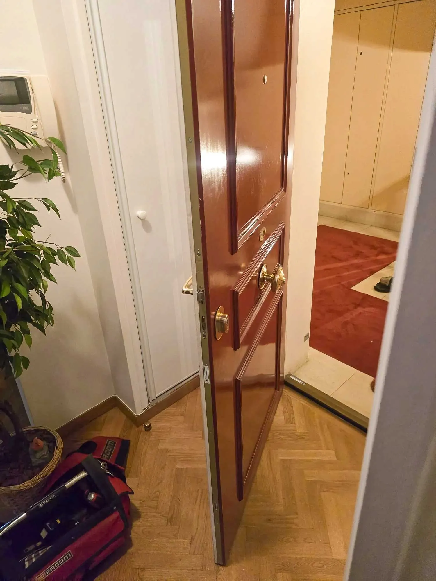 Remise en sécurité après effraction Paris - dépannage serrurier OFIP intervention rapide